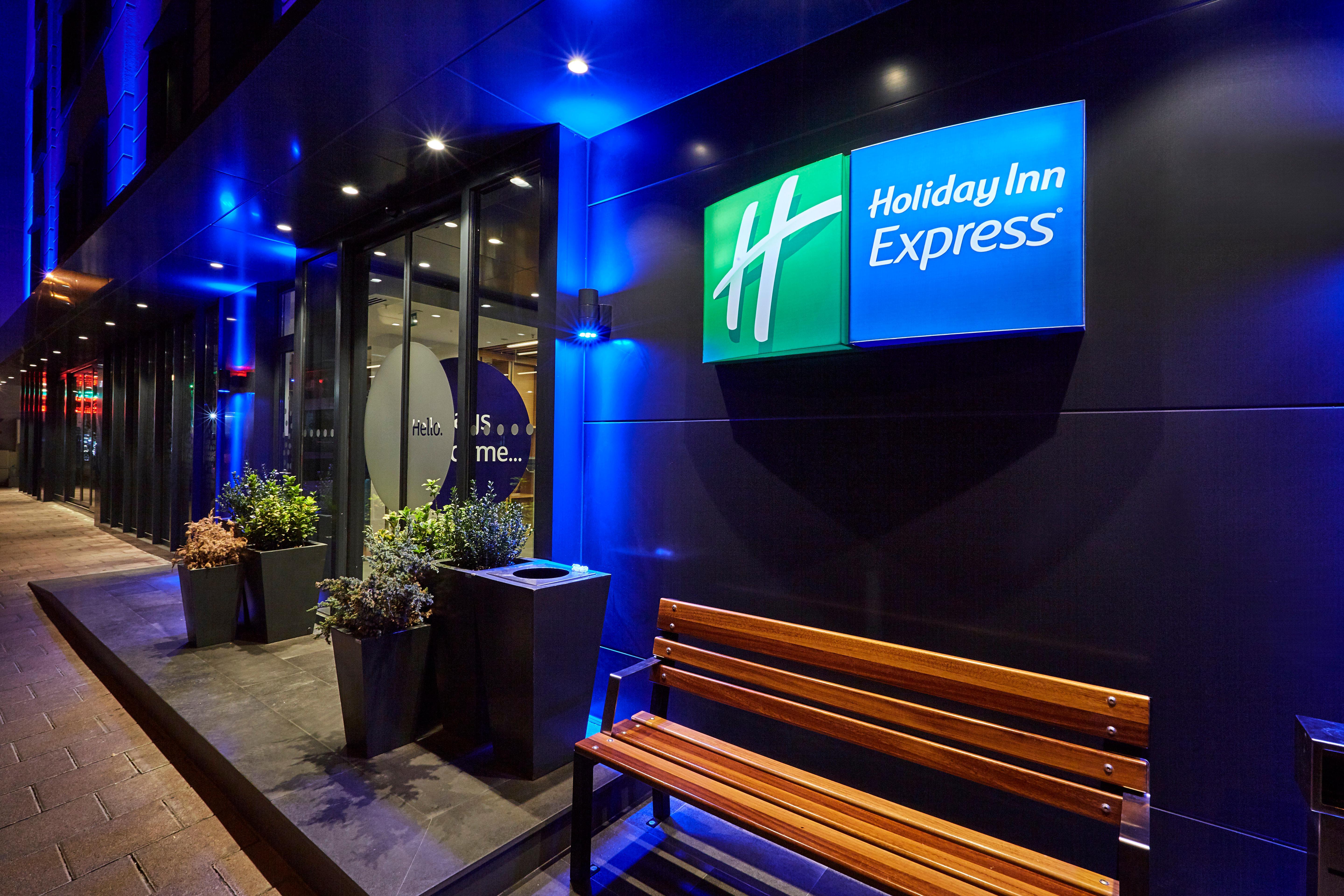 Holiday Inn Express - Istanbul - Atakoy Metro, An Ihg Hotel Exterior photo